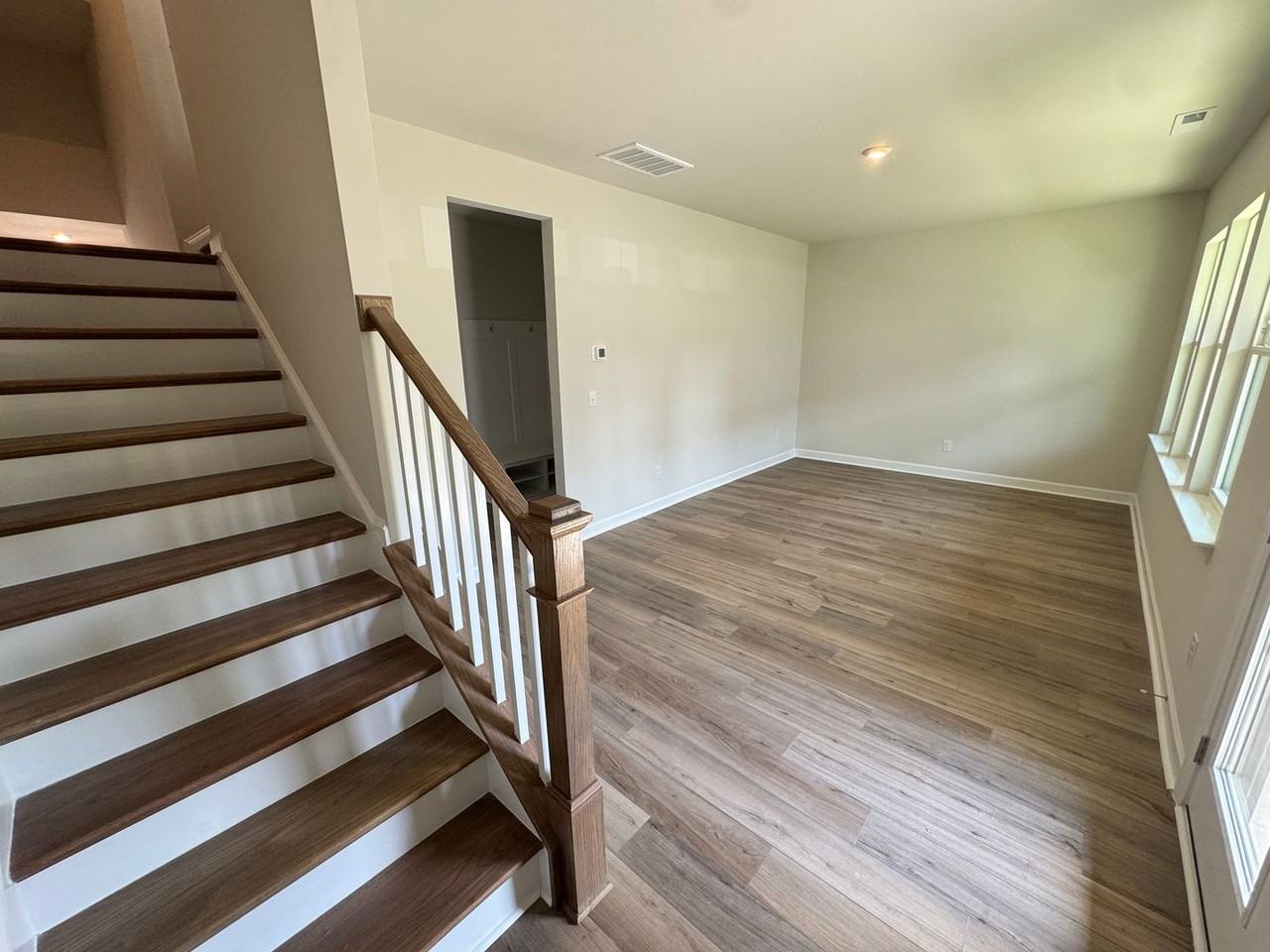 4707 Cypress Tree Ln - Photo 7 of 30