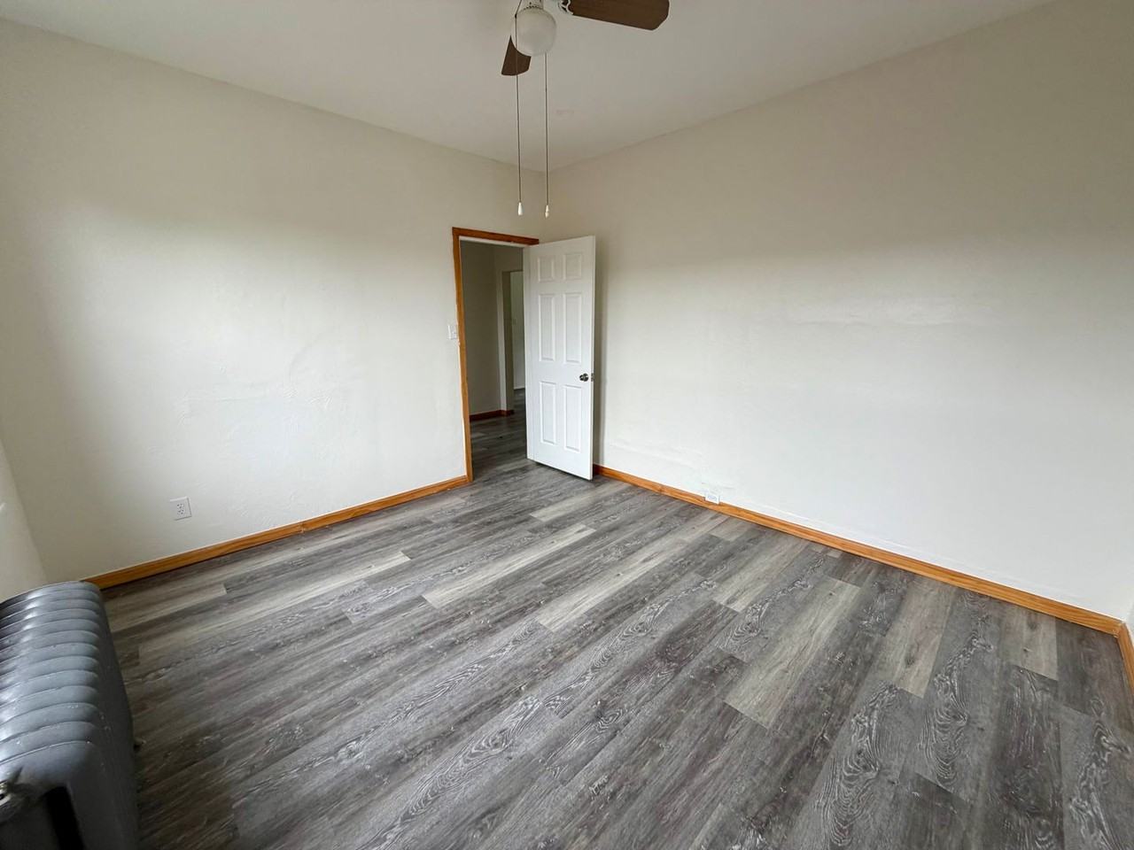 42 Warren St - Photo 4 of 13