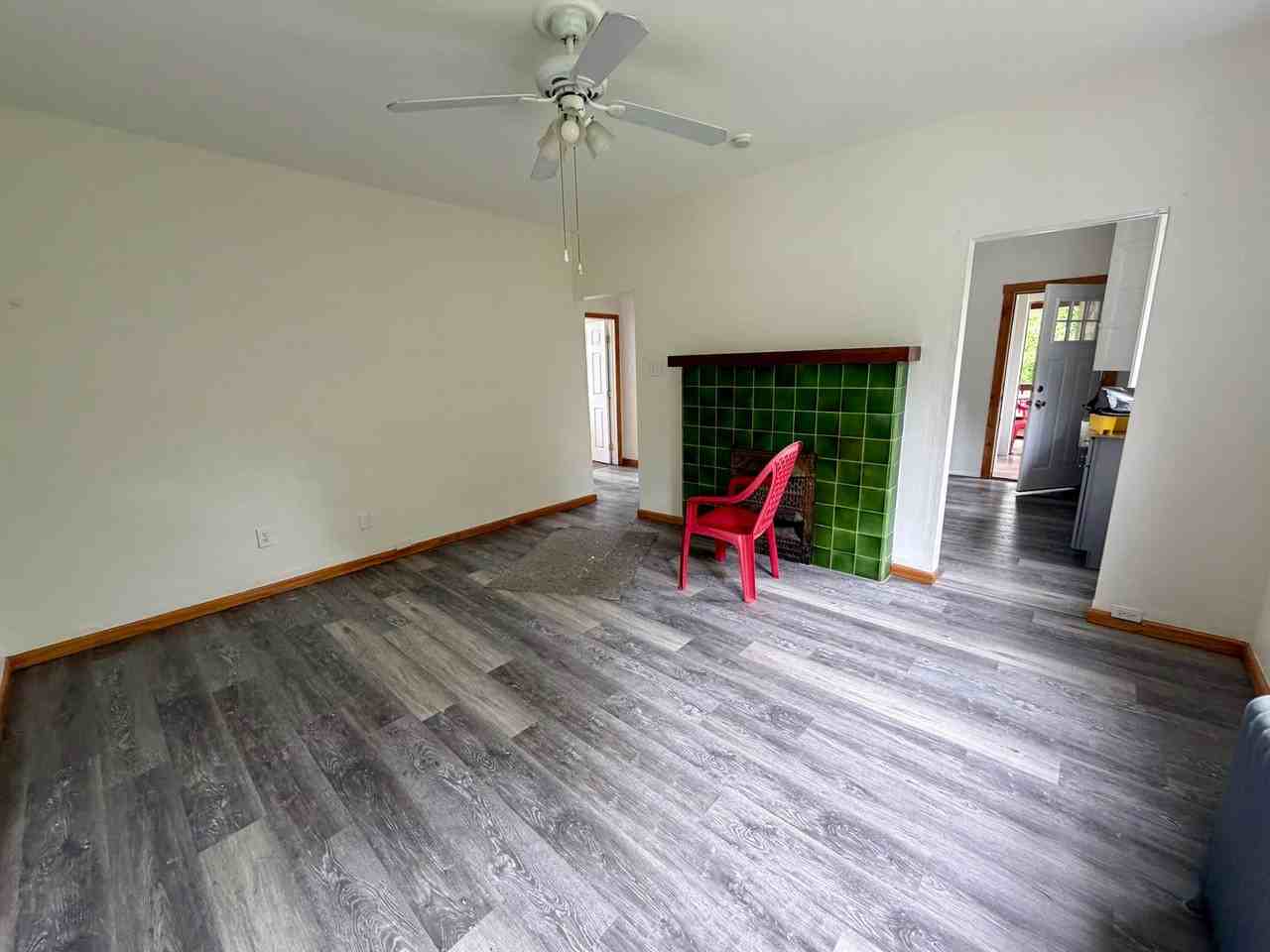42 Warren St - Photo 6 of 13