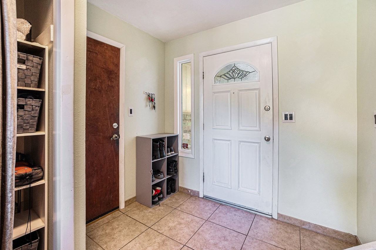2901 Stover St - Photo 2 of 21