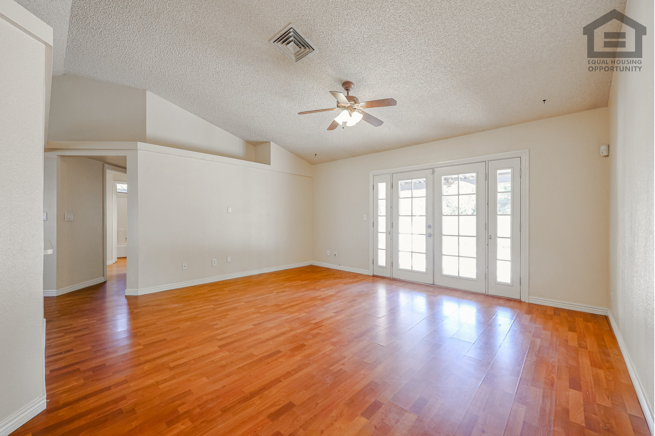5727 W Villa Maria Dr - Photo 5 of 49