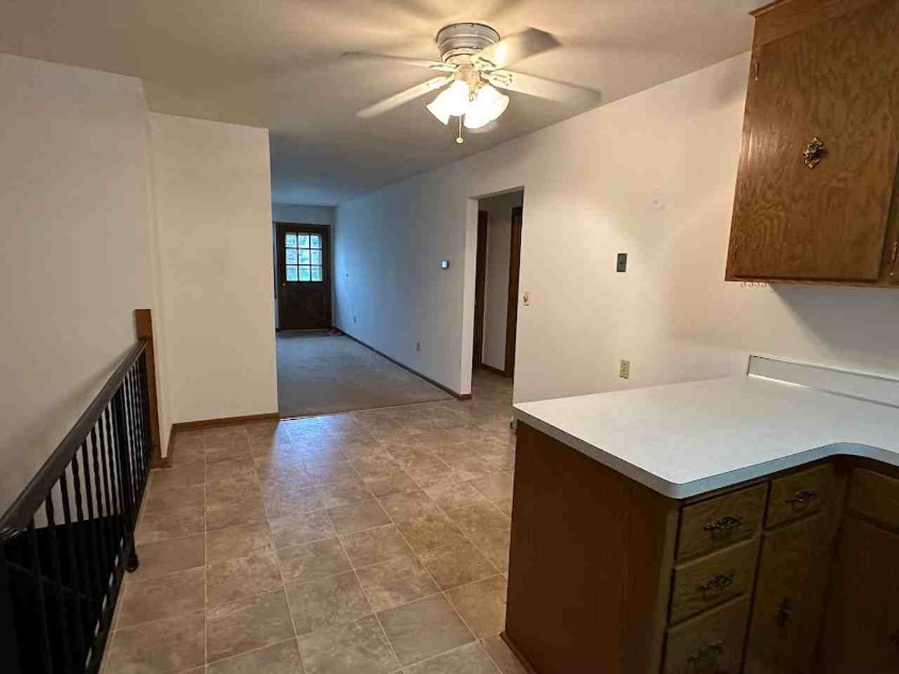 521 State St - Photo 7 of 18