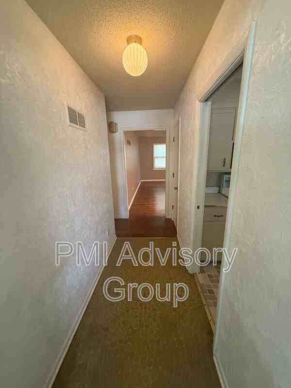 1643 Sw Knollwood Dr - Photo 2 of 11