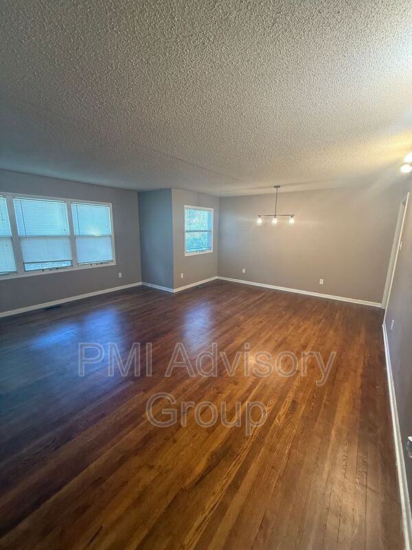 1643 Sw Knollwood Dr - Photo 3 of 11