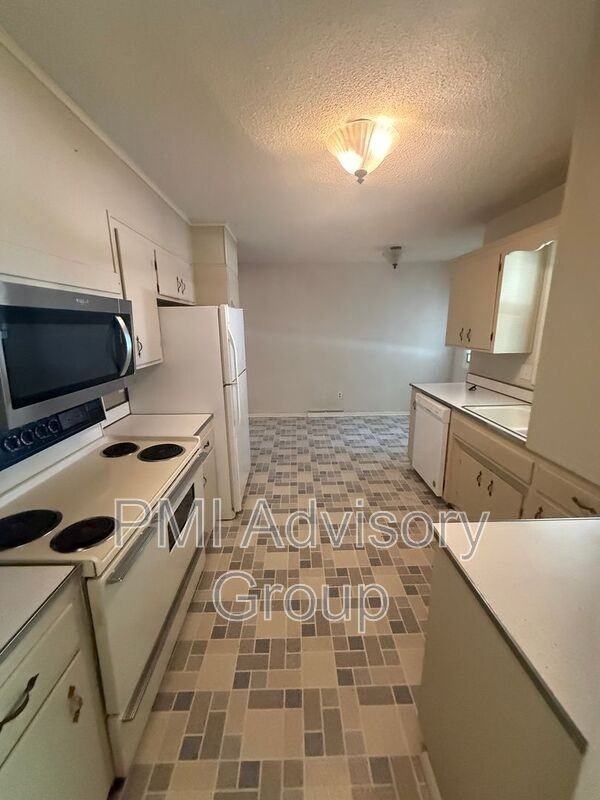 1643 Sw Knollwood Dr - Photo 4 of 11