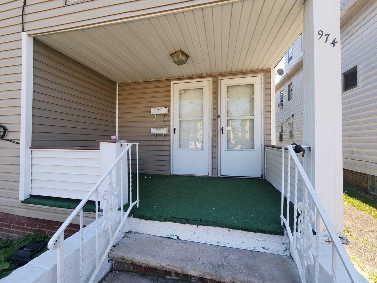 974 Royal Rd - Photo 2 of 2
