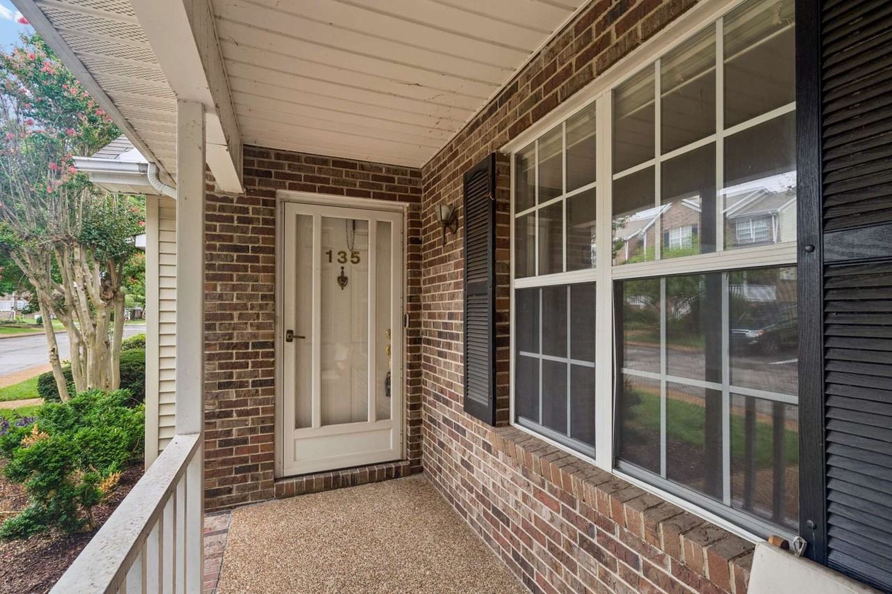 135 Pepper Ridge Cir - Photo 4 of 35