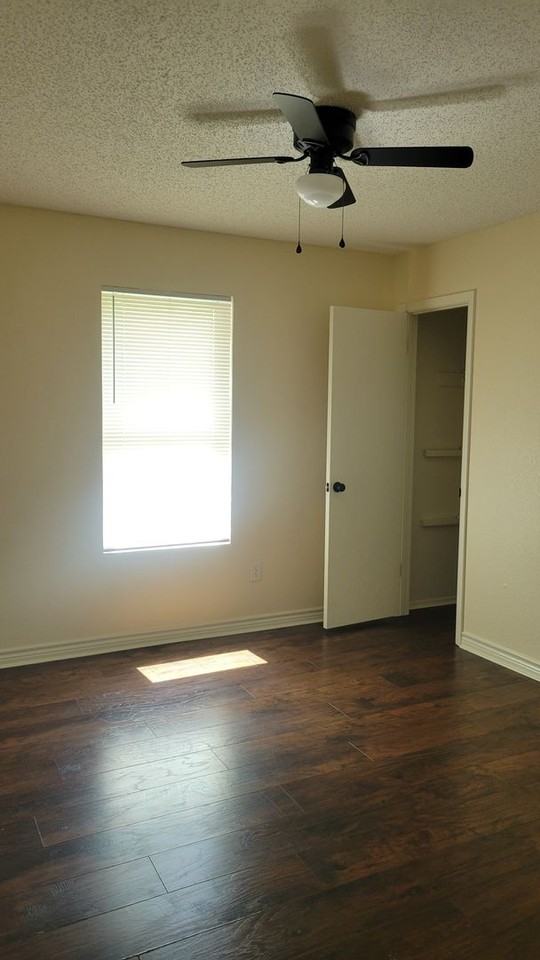 1402 Miranda Ave - Photo 7 of 11