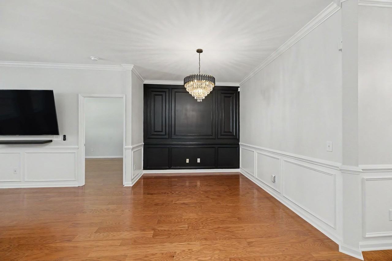 247 Clayburne Dr - Photo 5 of 38