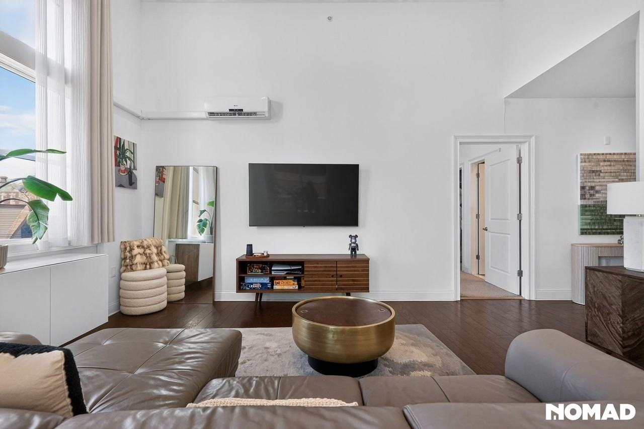 140 36th St - Photo 3 of 22
