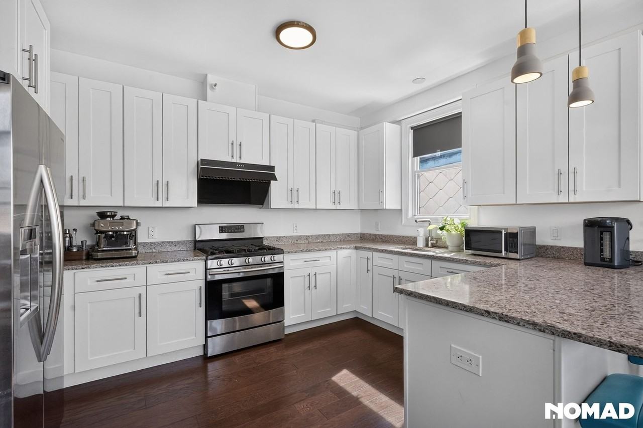 140 36th St - Photo 5 of 22