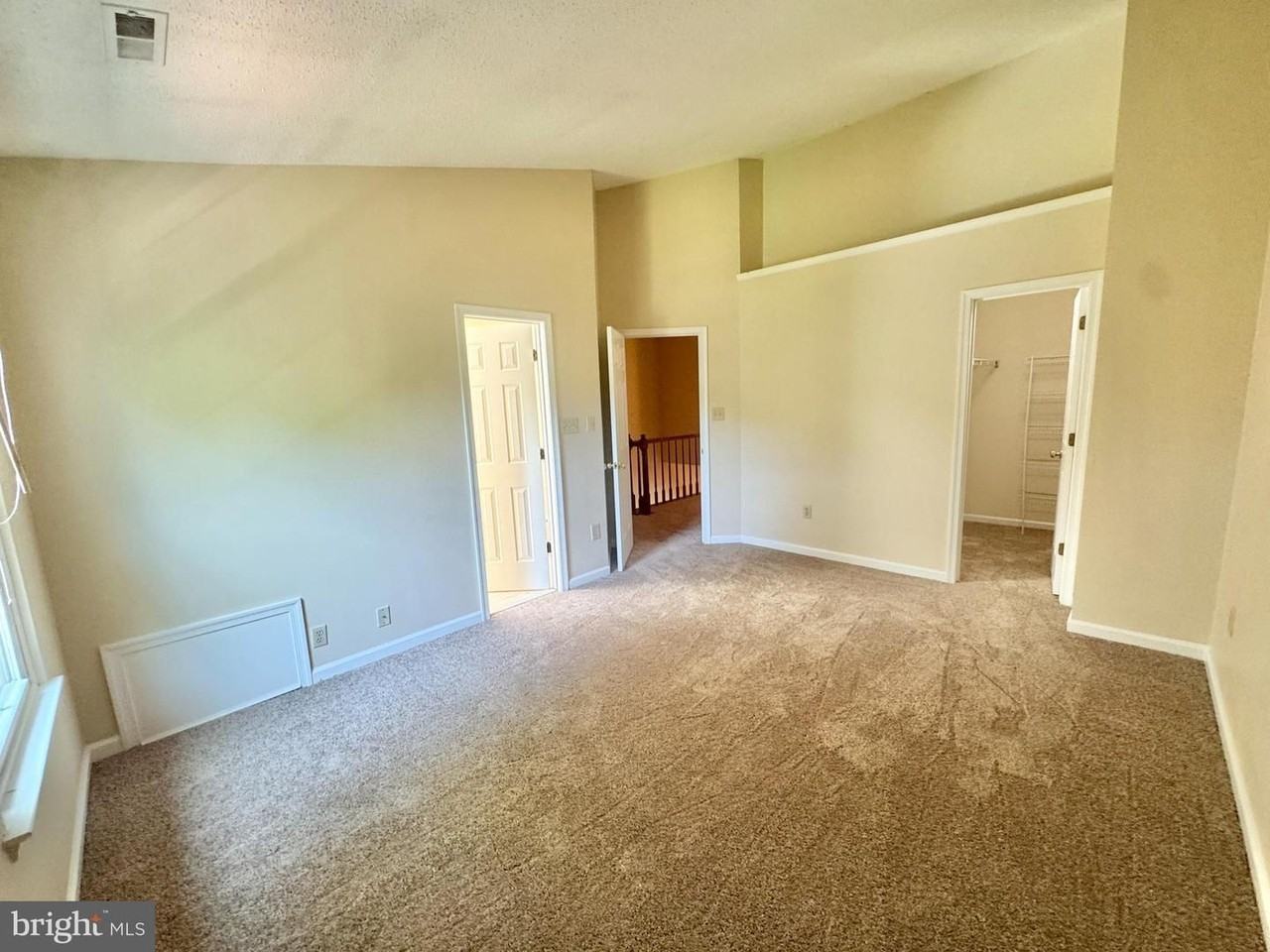 704 Stafford Glen Ct - Photo 6 of 17