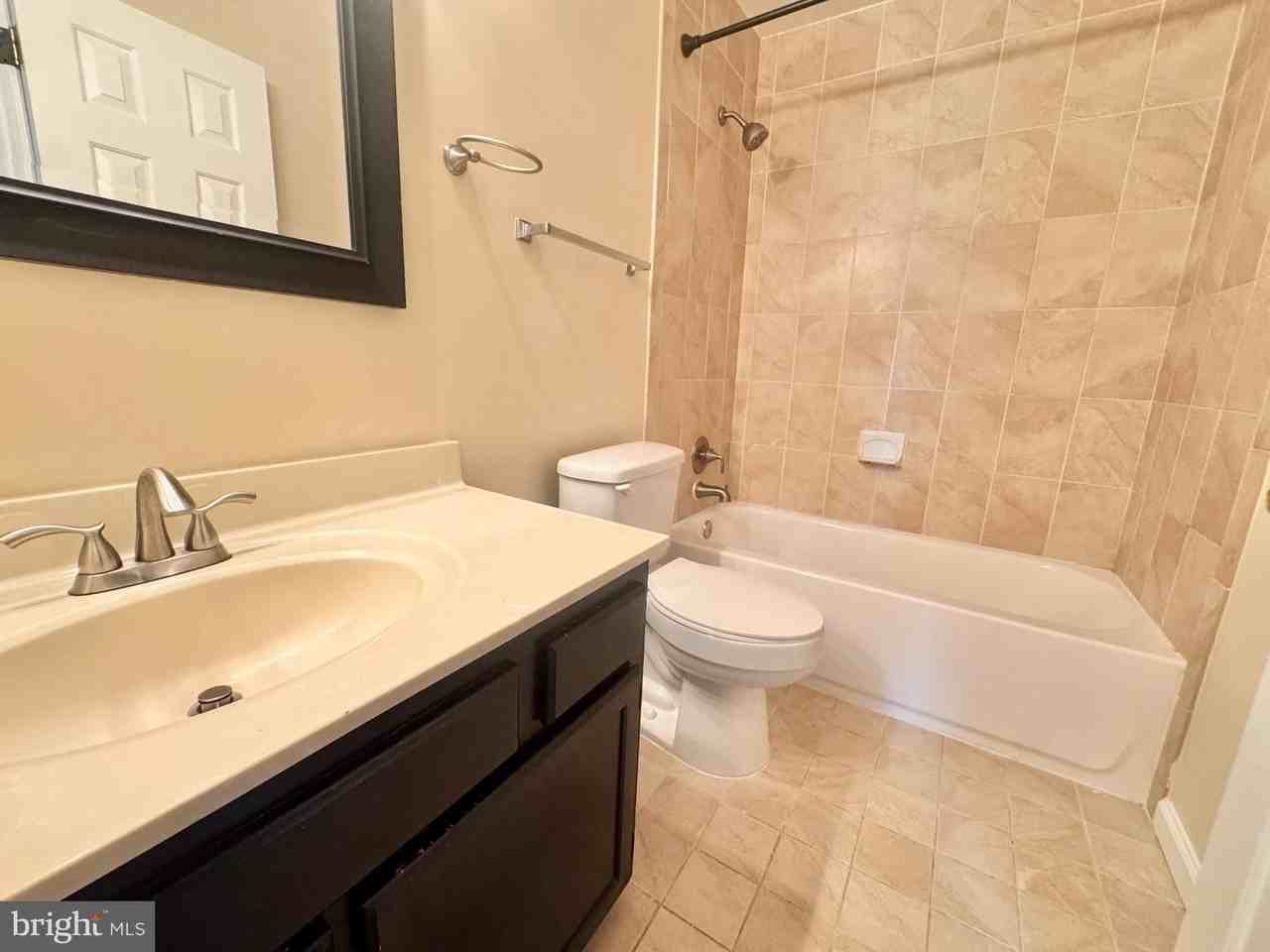 704 Stafford Glen Ct - Photo 7 of 17