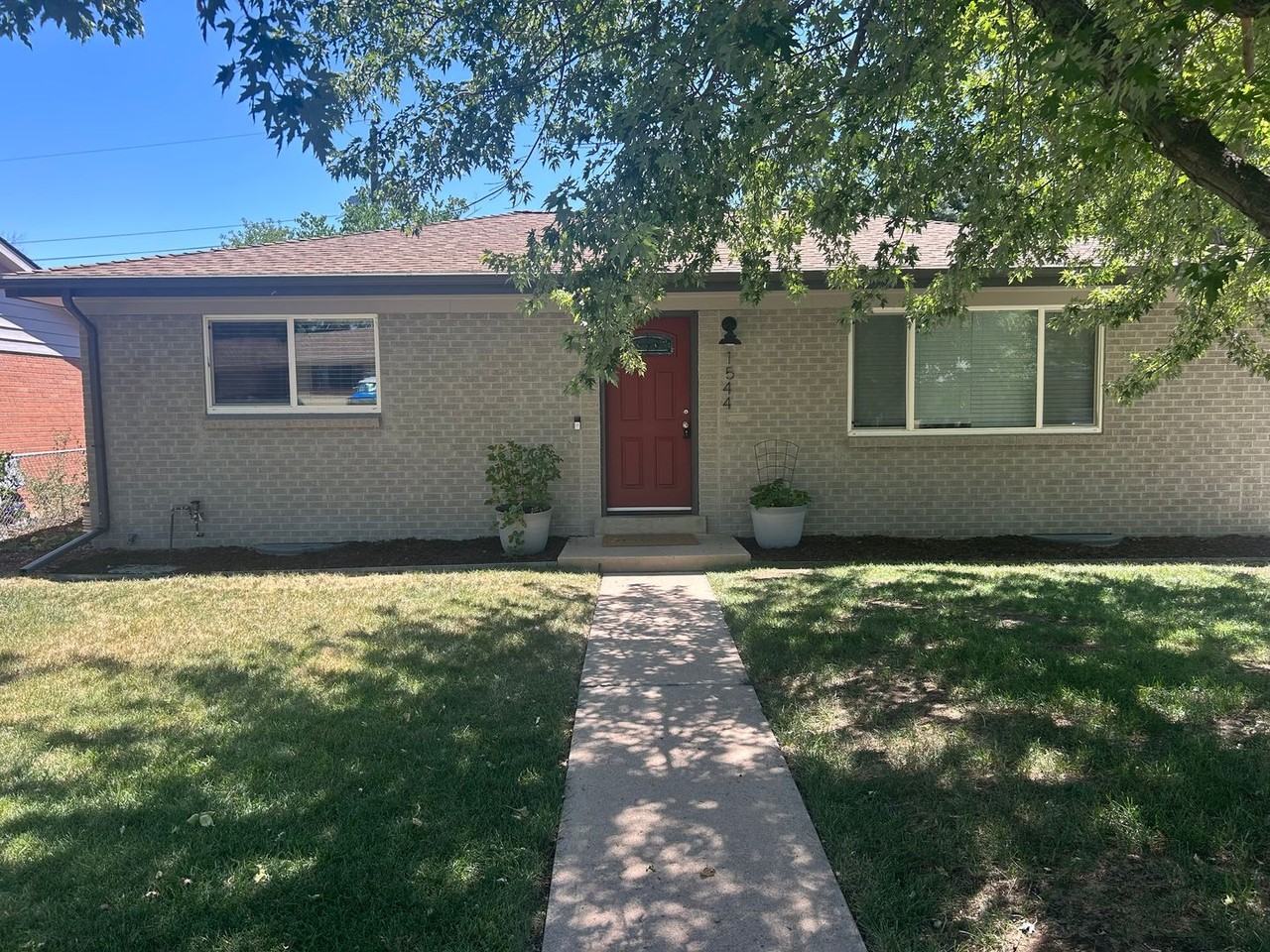 1544 S Chase Ct - Photo 2 of 28