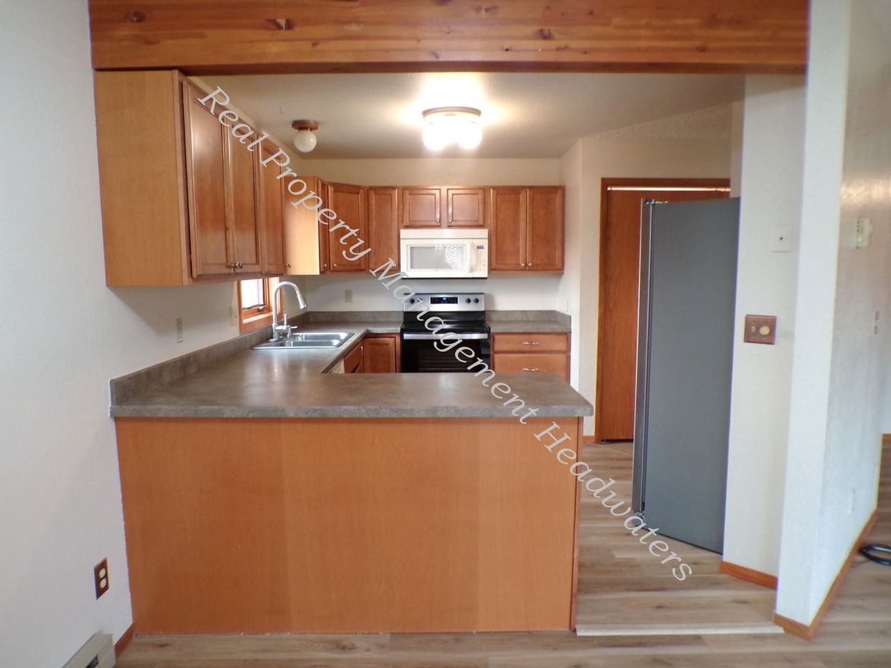 2552 Heritage Dr - Photo 4 of 20