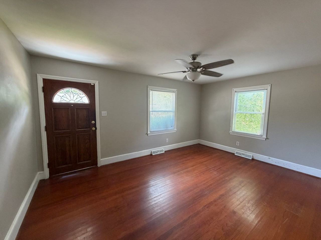202 Motley Ave - Photo 4 of 18