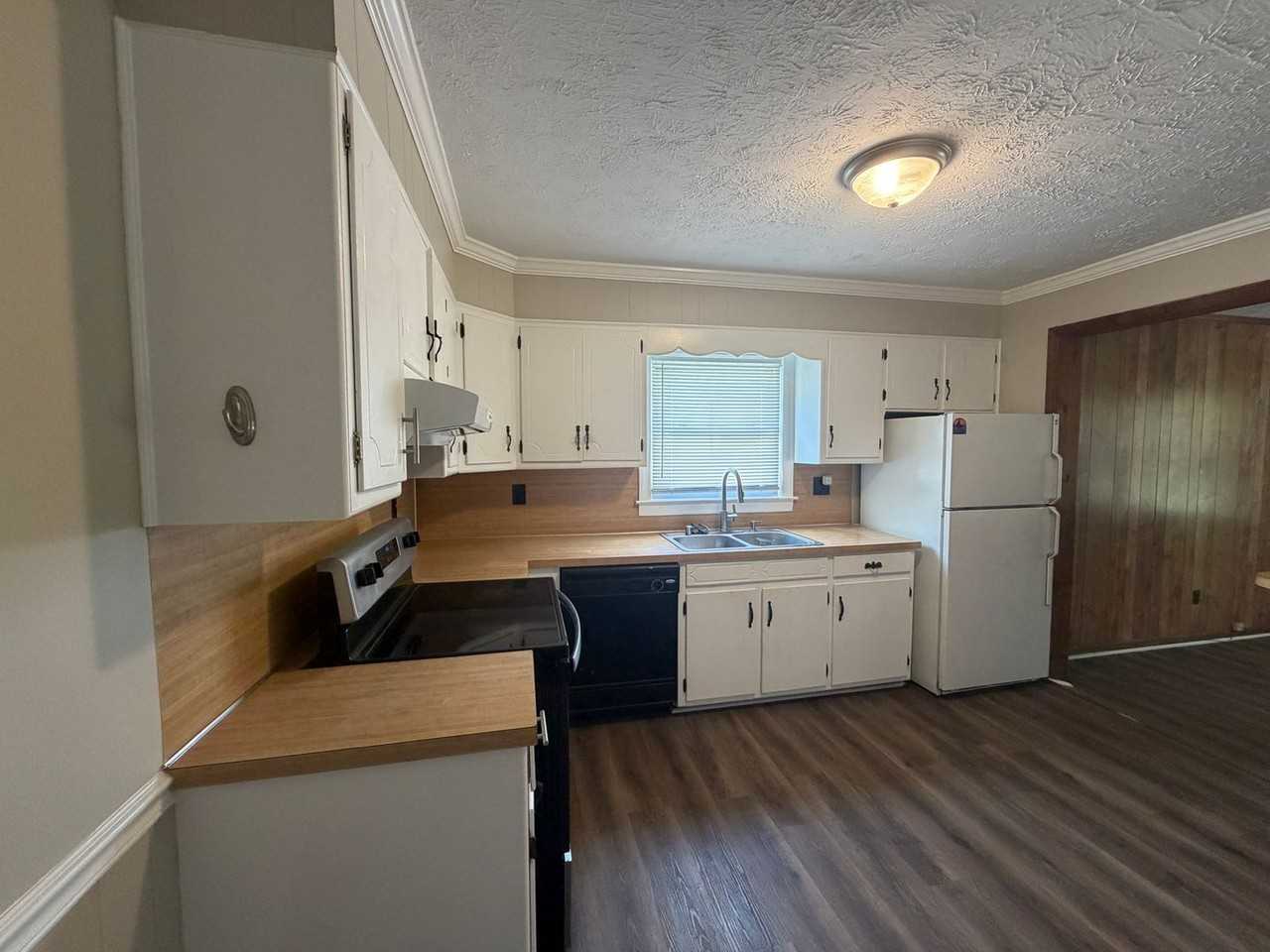 202 Motley Ave - Photo 5 of 18