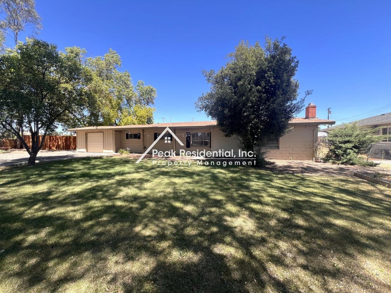 3201 Leona Cir - Photo 2 of 20