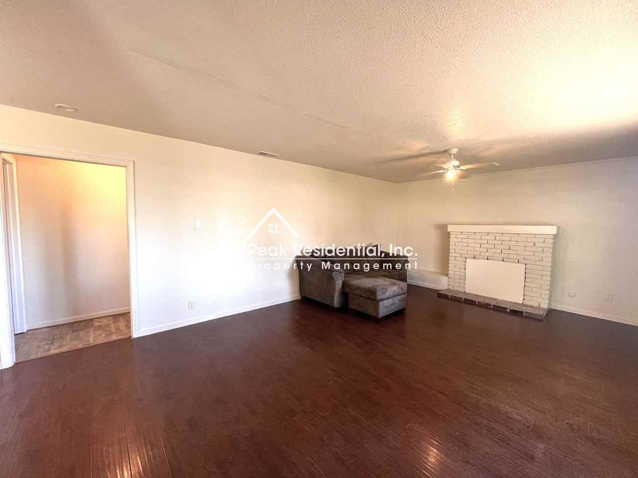 3201 Leona Cir - Photo 4 of 20