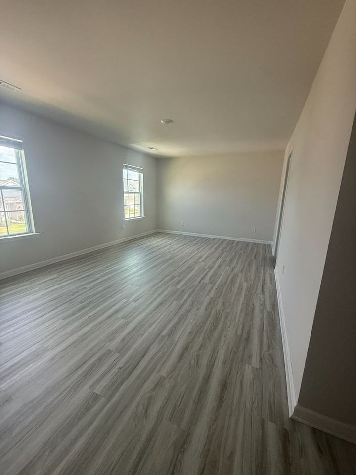 1838 Vanderlyn St - Photo 3 of 36