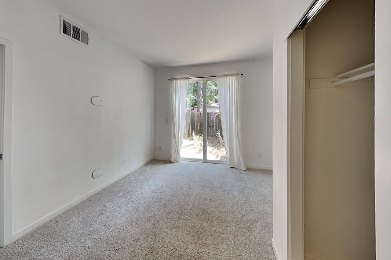 392 Midstream Ln - Photo 5 of 16