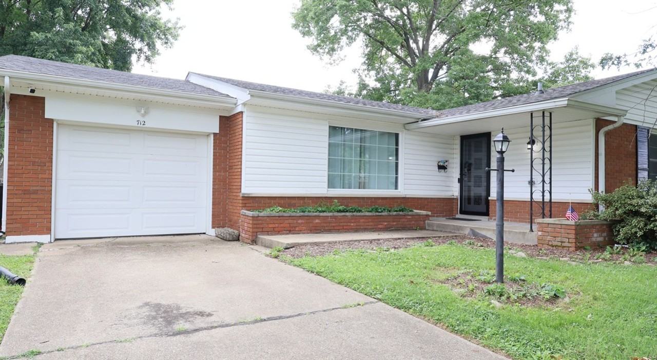 712 Plaza Dr - Photo 2 of 24