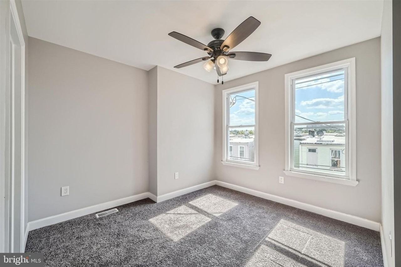 616 N Streeper St - Photo 4 of 12