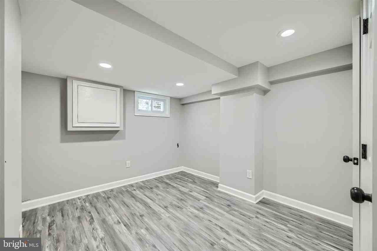 616 N Streeper St - Photo 6 of 12