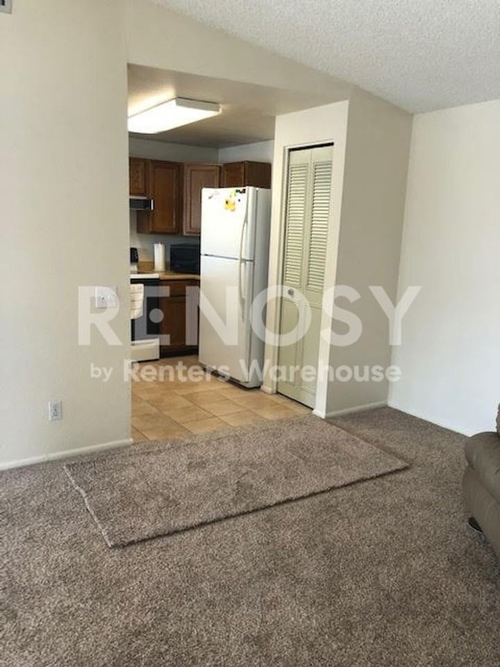 2126 N Villas Ln - Photo 7 of 31