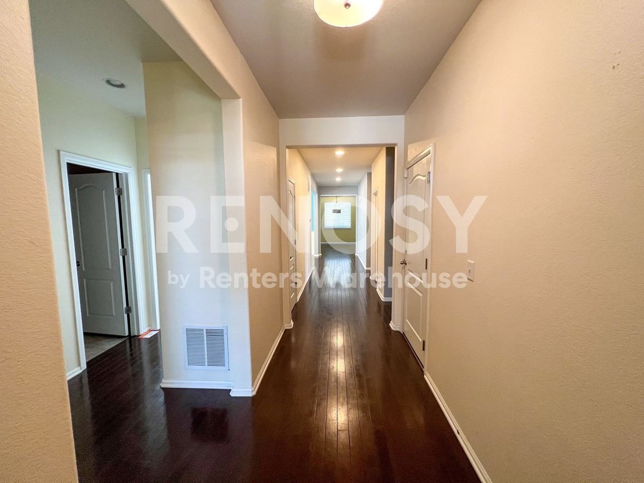 25104 E Pinewood Pl - Photo 3 of 28