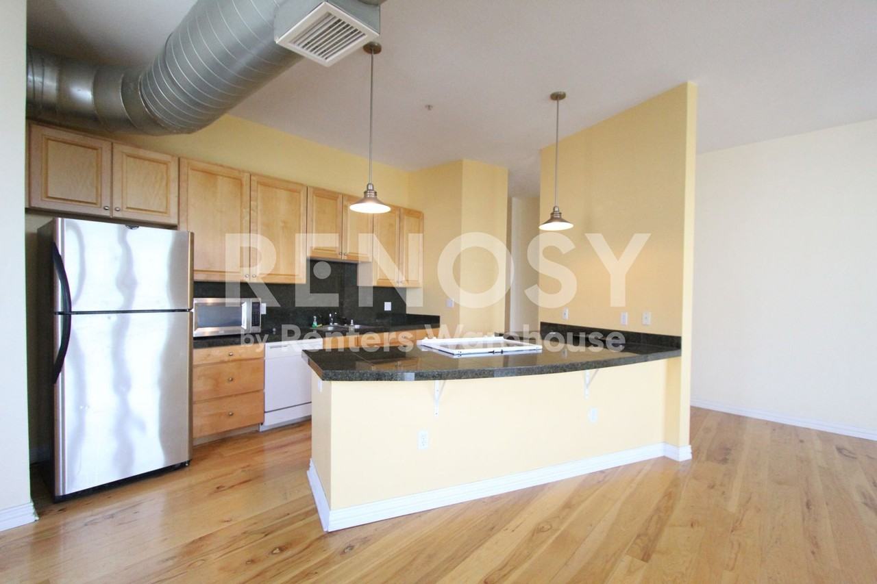 277 N Broadway - Photo 2 of 19