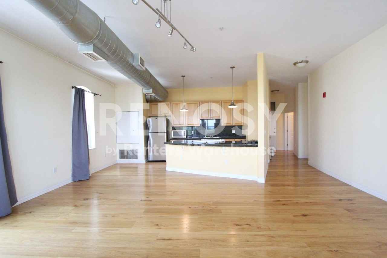 277 N Broadway - Photo 5 of 19