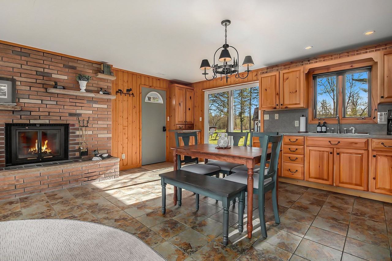 2120 Walleye Ln - Photo 6 of 24