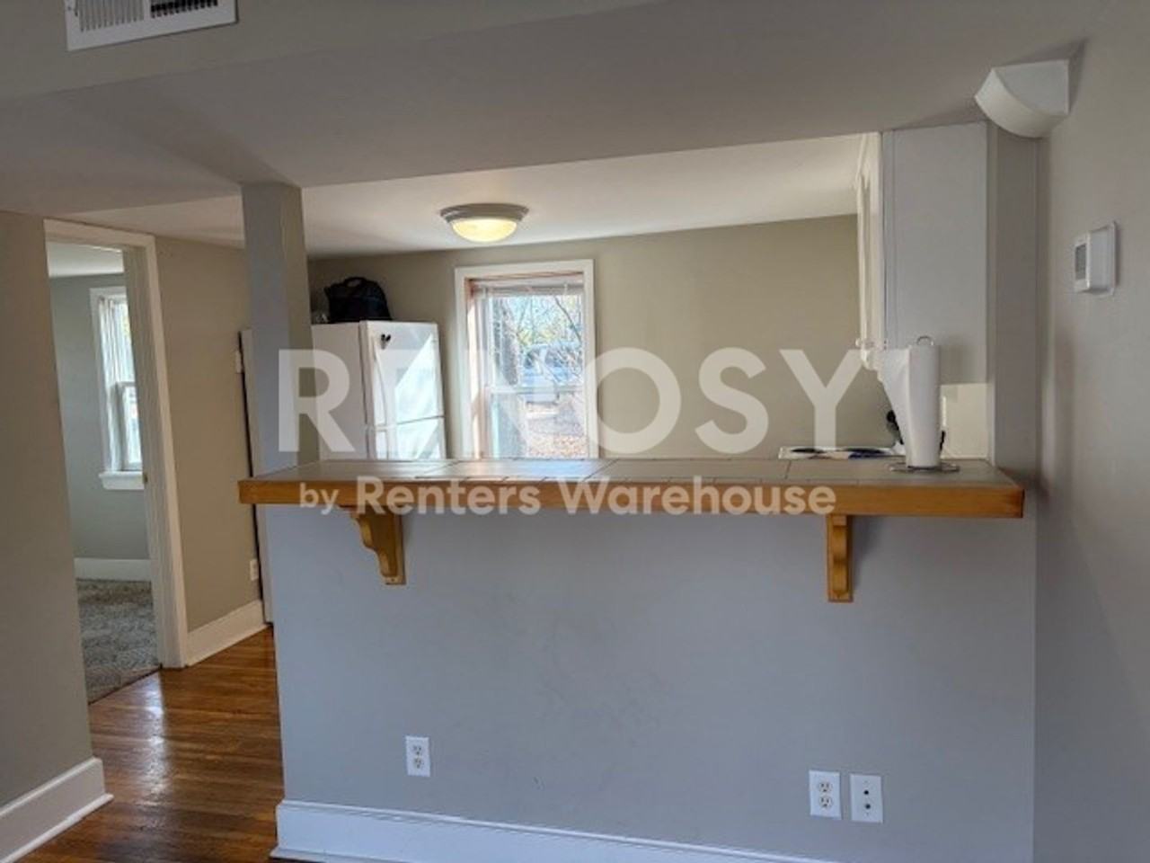 305 1st Ave S - Photo 4 of 11