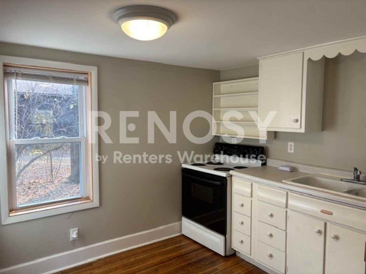 305 1st Ave S - Photo 5 of 11