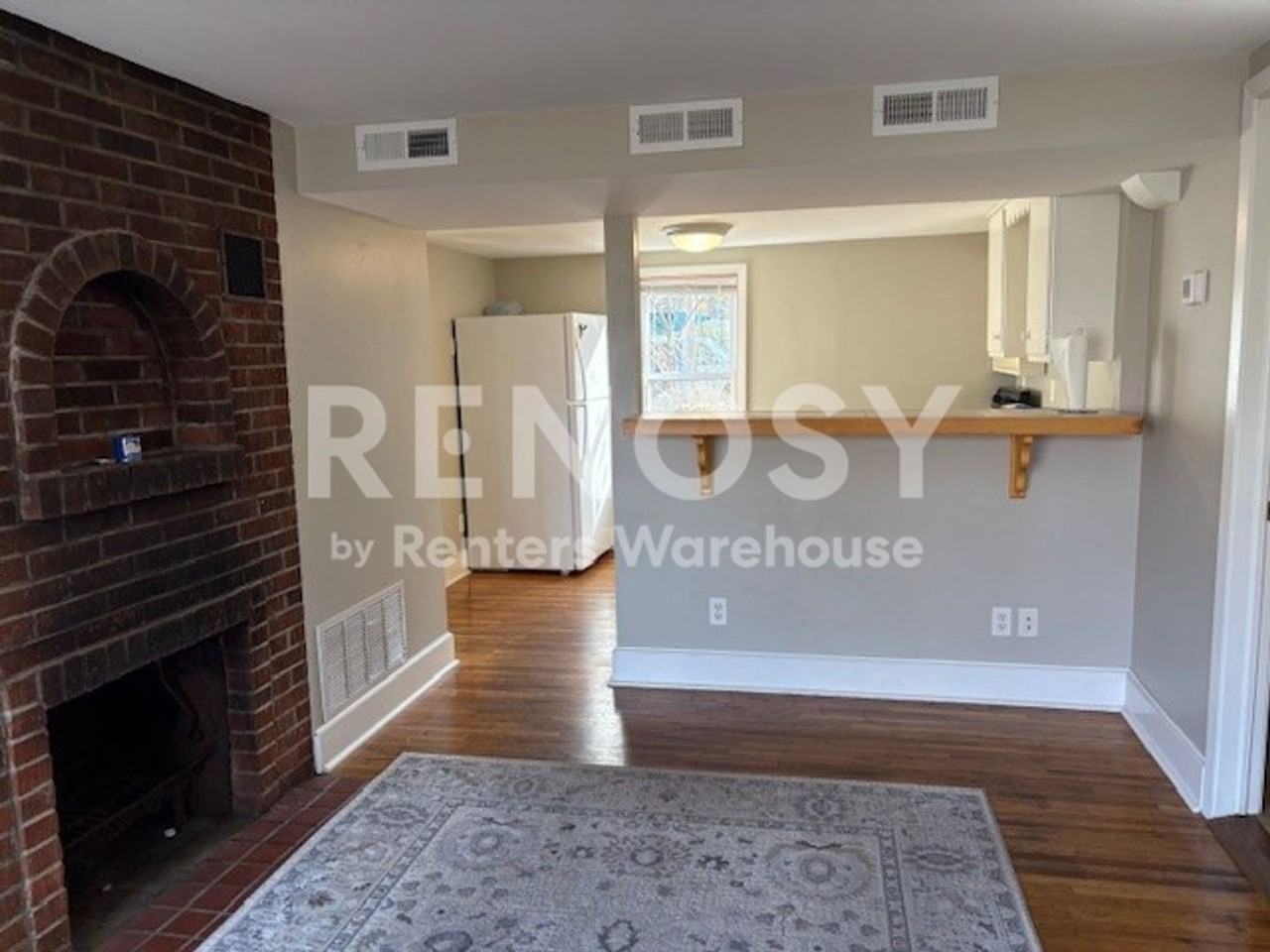 305 1st Ave S - Photo 3 of 11