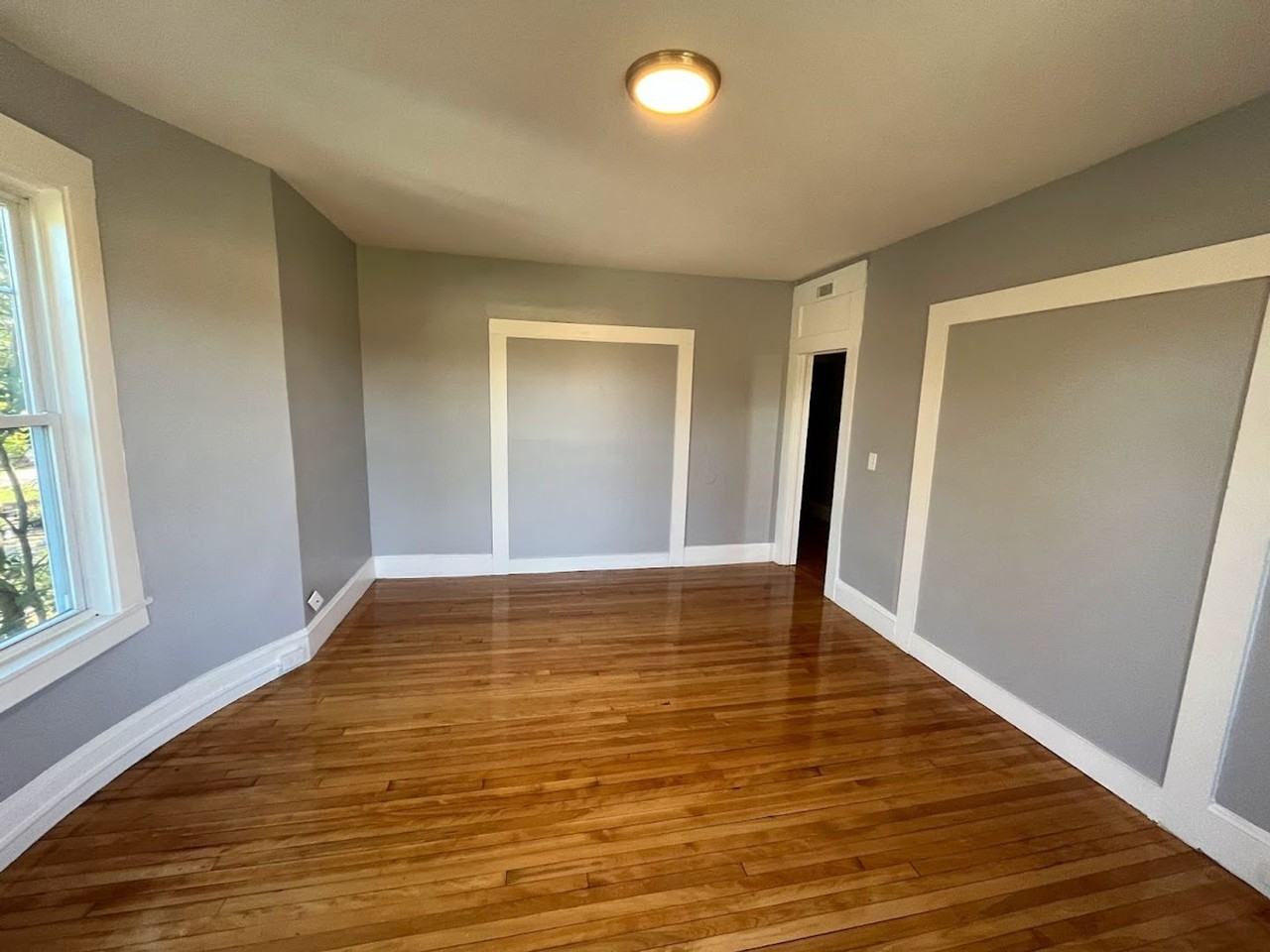 83 Saint James Ave - Photo 4 of 12