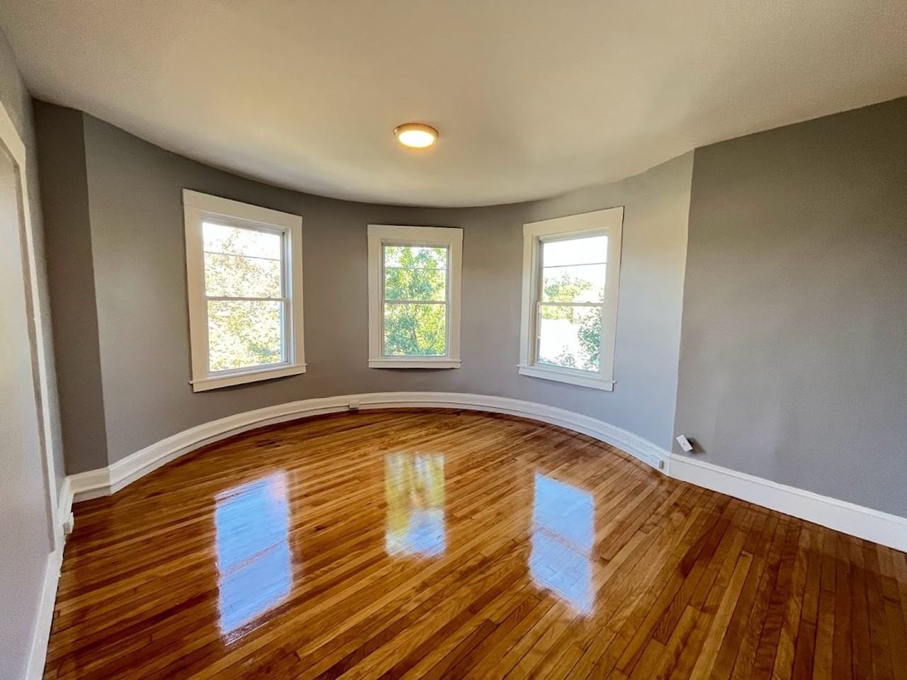 83 Saint James Ave - Photo 5 of 12
