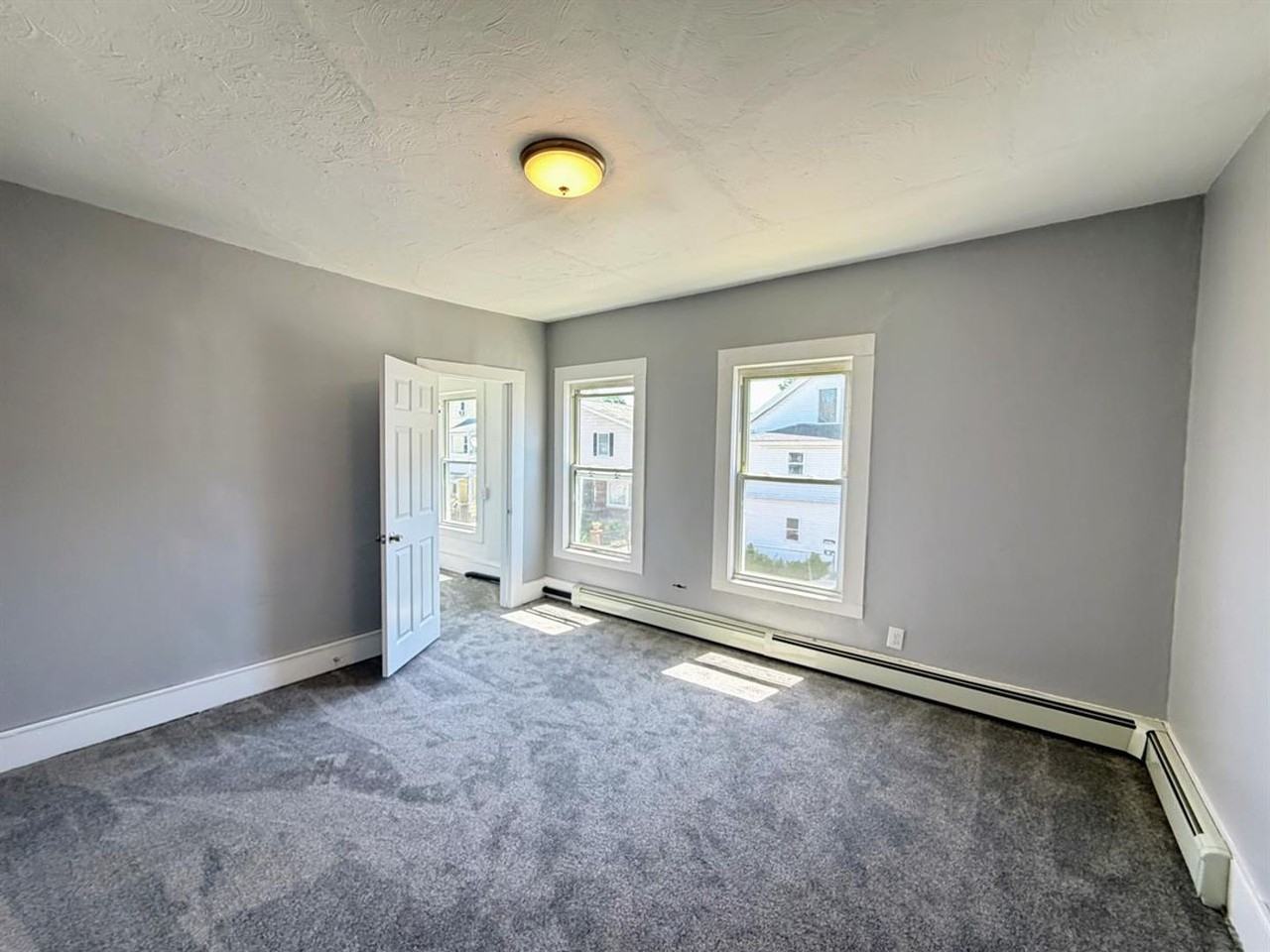 30 Loring St - Photo 4 of 14