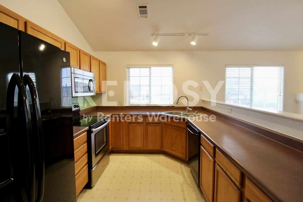 3242 E 103rd Dr #607 - Photo 3 of 18