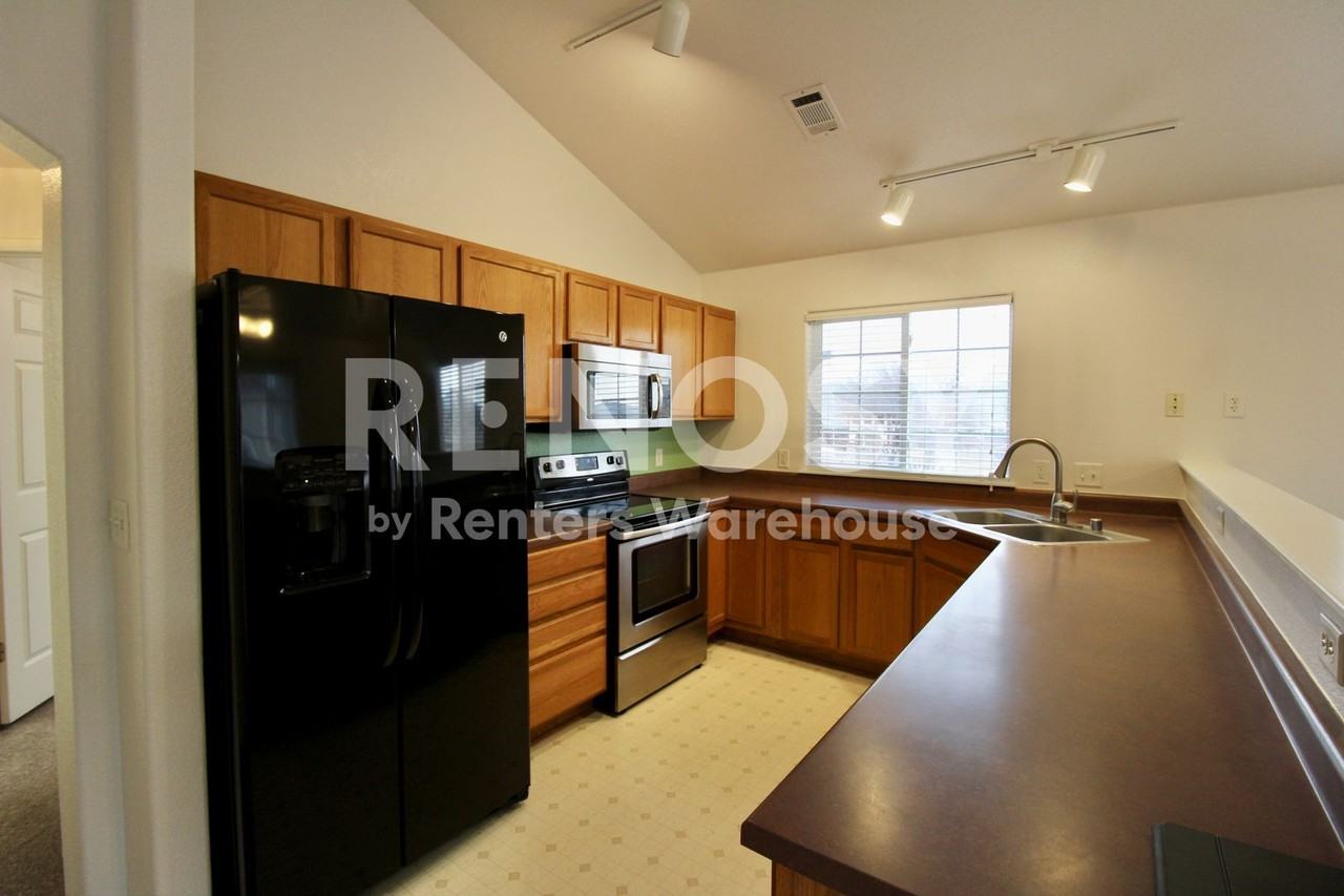3242 E 103rd Dr #607 - Photo 5 of 18