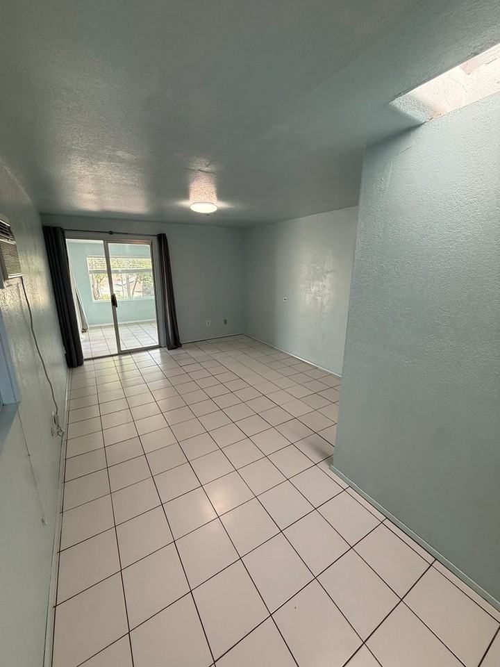 5977 Dwight St - Photo 5 of 9