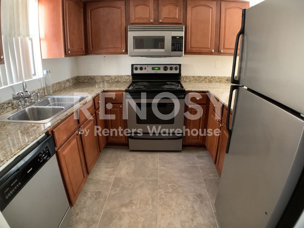 3420 W Danbury Dr - Photo 4 of 23