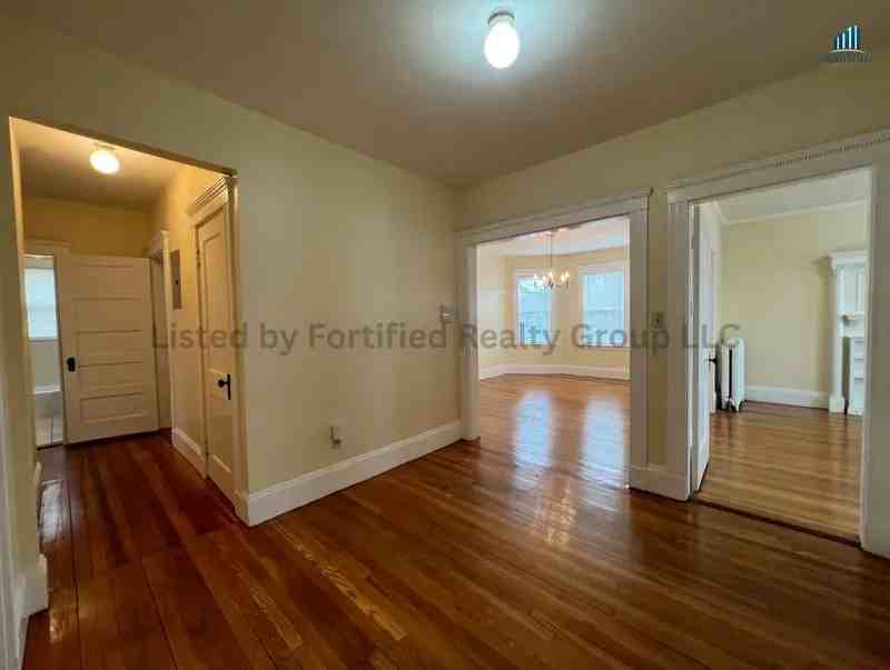 142 Washington St #3 - Photo 5 of 30