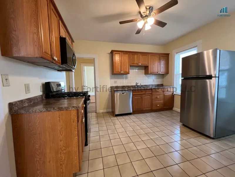 142 Washington St #3 - Photo 7 of 30