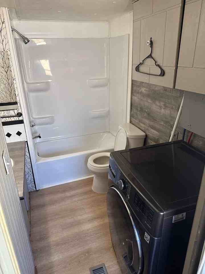 413 Iris Dr - Photo 7 of 10