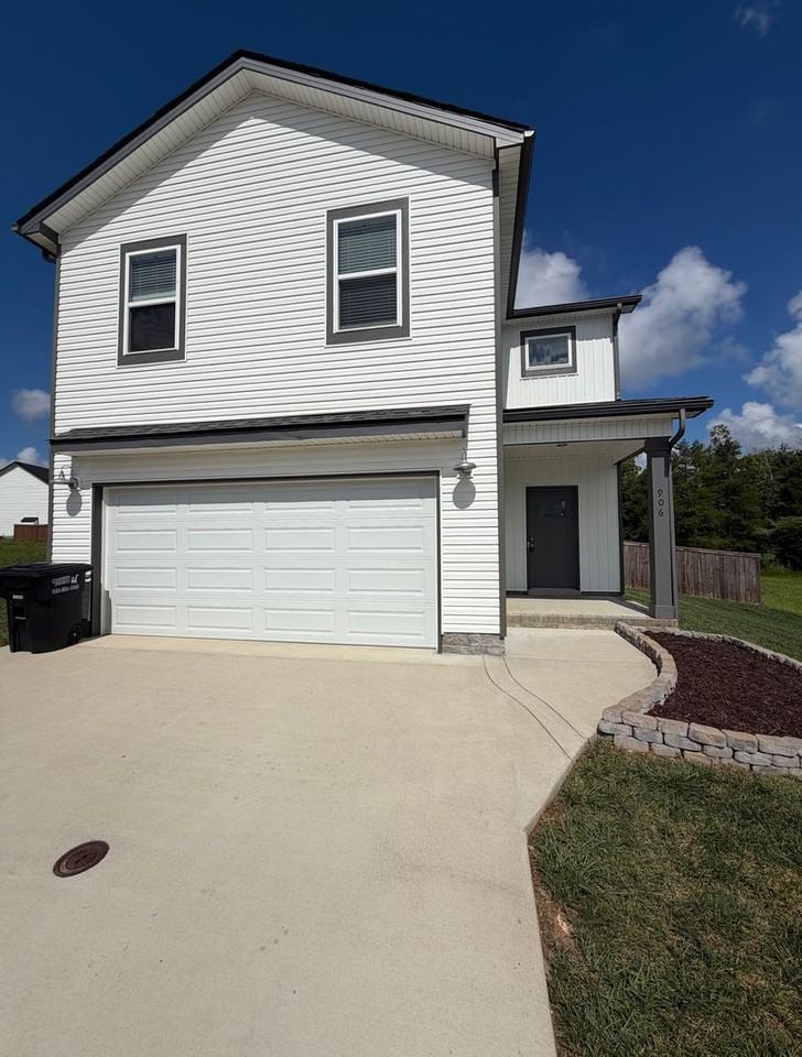 906 Recurve Ct