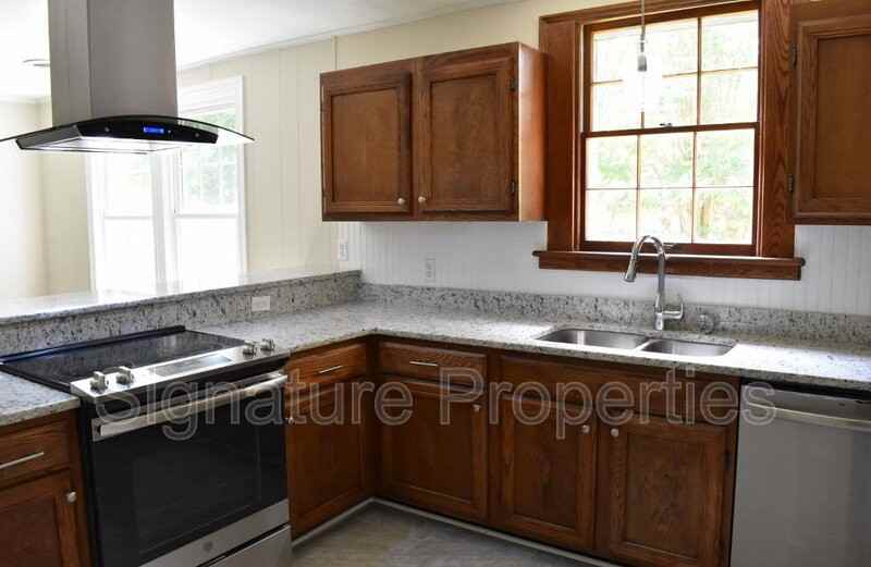 8304 Michael Rd - Photo 5 of 26
