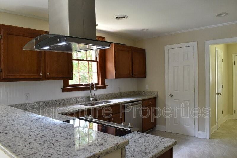 8304 Michael Rd - Photo 7 of 26