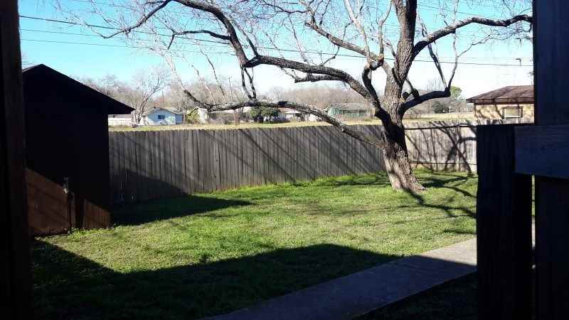 10601 Starcrest Dr - Photo 3 of 9